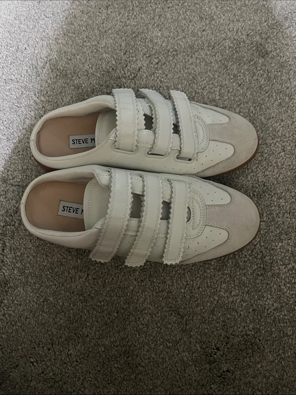 Steve Madden Momentum White Suede Velcro Gum Sole Sneakers 7